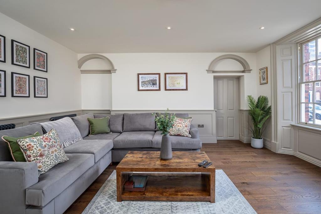 Paradise Square-Remodelled 18Th Century Apartment Sheffield Exteriör bild