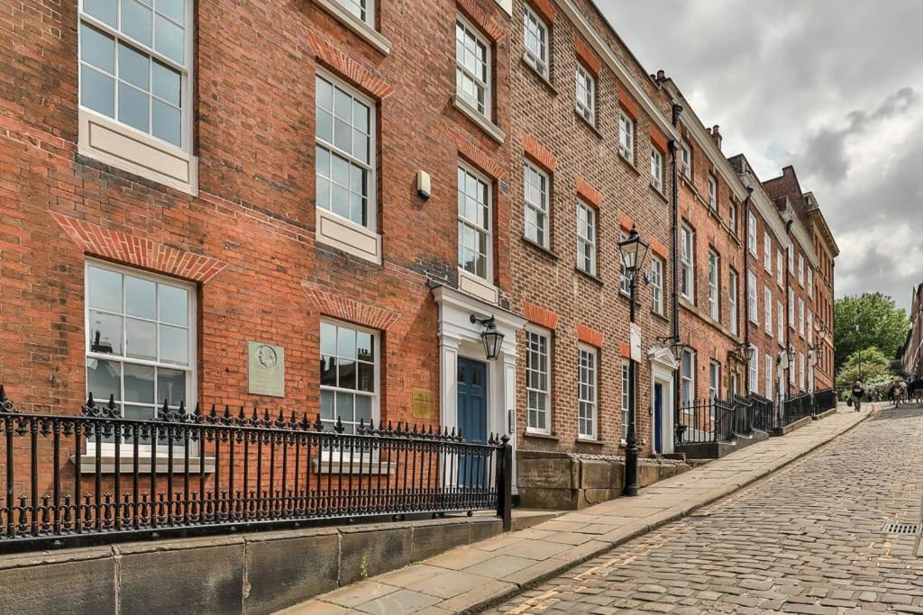 Paradise Square-Remodelled 18Th Century Apartment Sheffield Exteriör bild